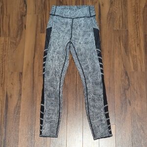 Lululemon High Waisted 7/8 Length Running Tights Size 2/4